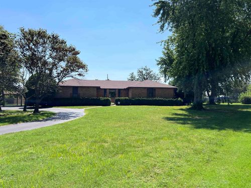 1605 Estates Dr, Arkansas City, KS, 67005-9767 | Card Image