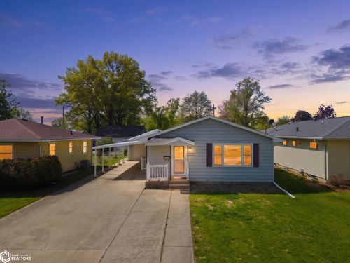 2715 Kirkwood St, Burlington, IA, 52601-2022 | Card Image