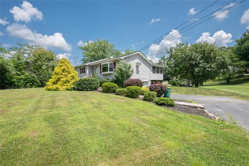 34 Windmill Rd, Poughkeepsie, NY, 12601-6240 | Card Image