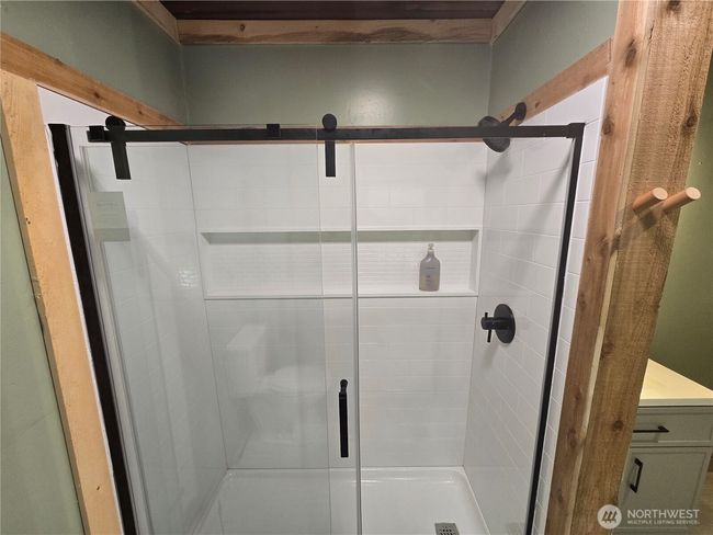 Beautiful new shower. | Image 19