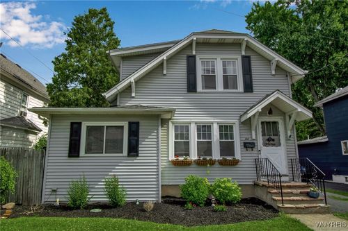 358 South St, Lockport, NY, 14094-3912 | Card Image