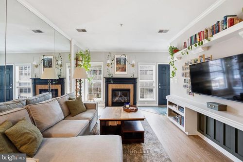 4654 Lambert Dr, ALEXANDRIA, VA, 22311-4900 | Card Image