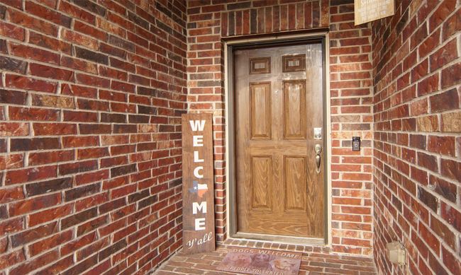 1105 Ashton Dr, House other with 4 bedrooms, 2 bathrooms and null parking in Azle TX | Image 4