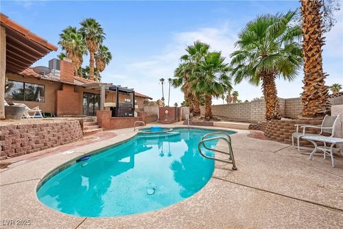 3135 La Mesa Dr, Henderson, NV, 89014-3649 | Card Image