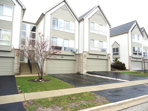 642 Diamond Pointe Dr, Mundelein, IL, 60060-5602 | Card Image