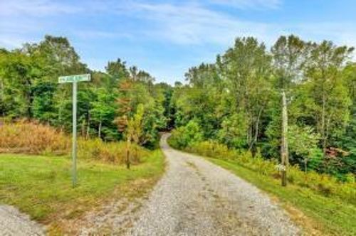 4487 Toddsbury Dr, Vinton, VA, 24179-1143 | Card Image