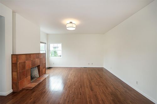 114 Frankel Blvd, Merrick, NY, 11566-4031 | Card Image