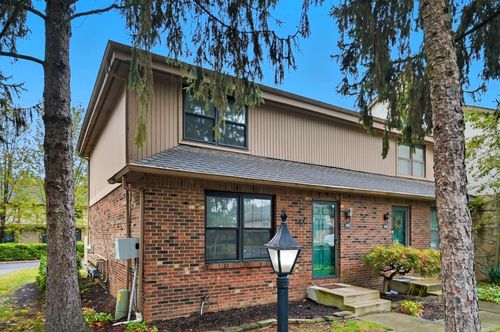 152 Stornoway Dr E, Columbus, OH, 43213-2159 | Card Image