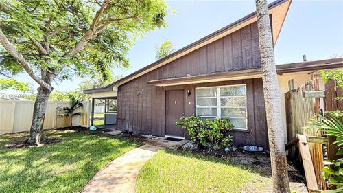 8-3200 Nw 5th Ter, Pompano Beach, FL, 33064-3065 | Card Image