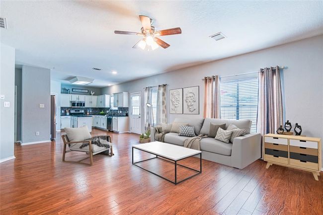 231 Spencer Lndg E, House other with 4 bedrooms, 3 bathrooms and 2 parking in La Porte TX | Image 13
