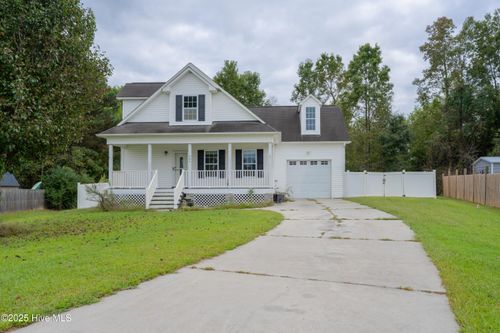 404 Silva Cv, Richlands, NC, 28574-6398 | Card Image