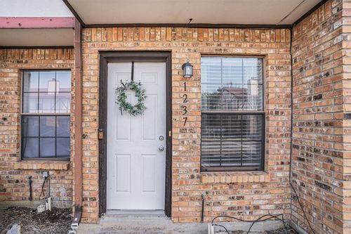 1237 Dallas Dr, Denton, TX, 76205-5111 | Card Image