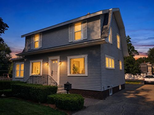117 S West St, Hillsdale, MI, 49242-1903 | Card Image