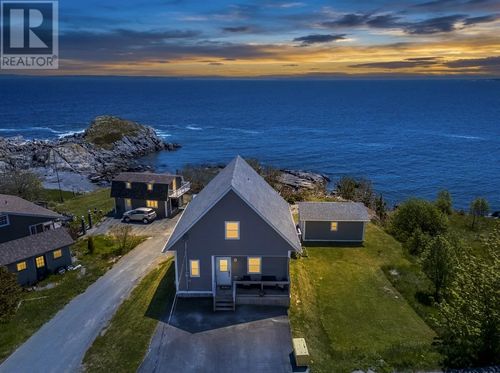 13 The Green Road, Upper Island Cove, NL, A0A4E0 | Card Image
