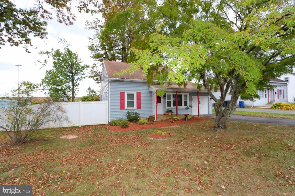 Preston Ave, Willow Grove, PA 19090