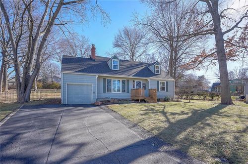 7475 Village Dr, Prairie Village, KS, 66208-2864 | Card Image