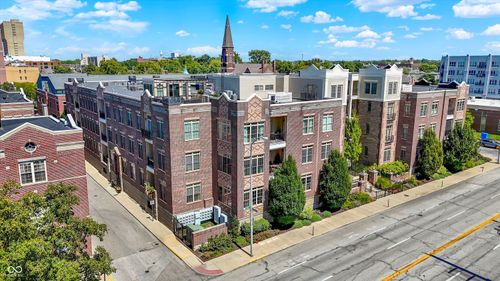 apt-310-450 E Ohio St, Indianapolis, IN, 46204-2676 | Card Image
