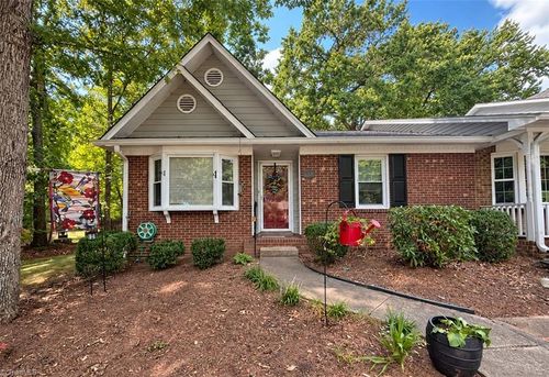 33 Brandy Ct, Greensboro, NC, 27409-2331 | Card Image