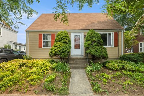 9 Maple Ave, Salem, MA, 01970-4226 | Card Image