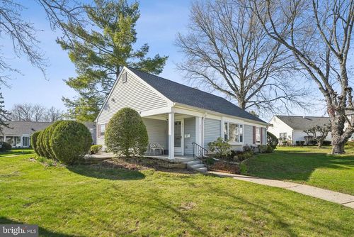 261 Middlebury Ln, MONROE TOWNSHIP, NJ, 08831 | Card Image