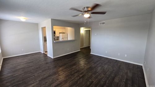 19-516 Gentleman Rd, Balcones Heights, TX, 78201-1818 | Card Image