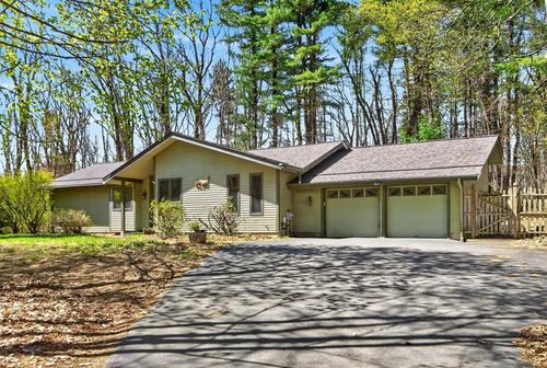 18 Laurel Ln, Princeton, MA, 01541-1018 | Card Image