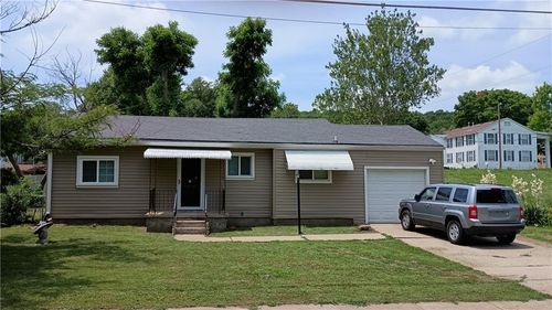 107 N 20th St, Leavenworth, KS, 66048-1610 | Card Image
