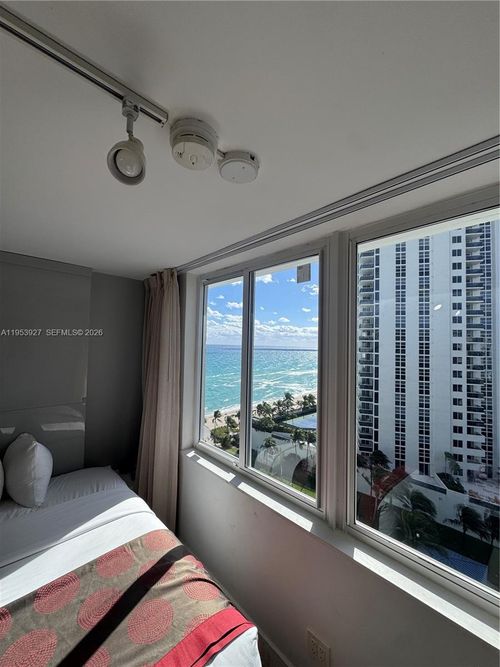 1004-19201 Collins Ave, Sunny Isles Beach, FL, 33160-2202 | Card Image