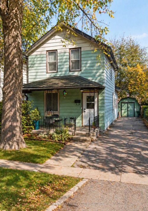 28 Regent St, Thorold, ON, L2V1T3 | Card Image