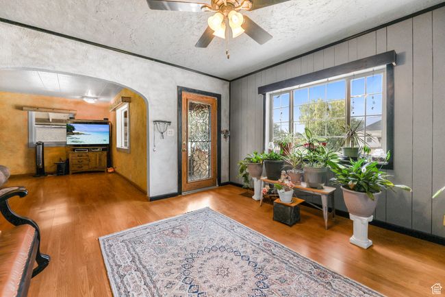 Front Living room | Image 5
