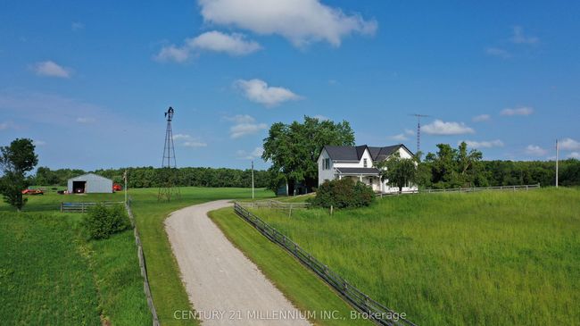 835526 4 Th Line, Home with 4 bedrooms, 2 bathrooms and 10 parking in Mono ON | Image 5
