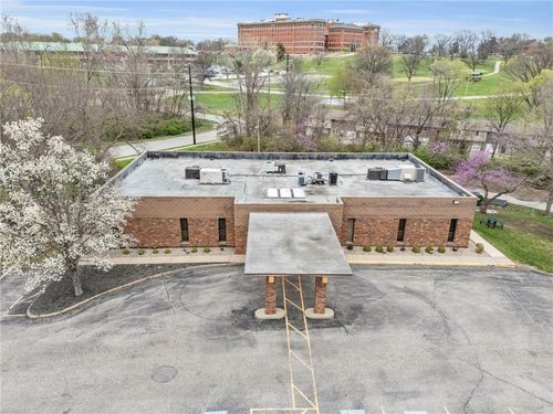 3601 S 4th St, Leavenworth, KS, 66048-5015 | Card Image