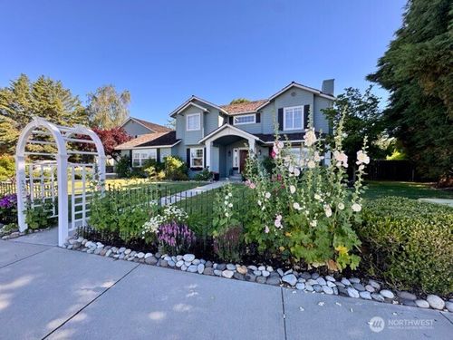 2453 Grand Avenue, East Wenatchee, WA, 98802 | Card Image