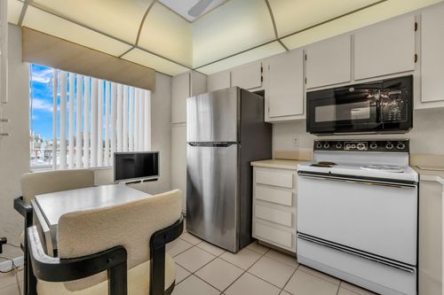 306-14307 Bedford Dr, Delray Beach, FL, 33446-2501 | Card Image