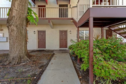 c104-9209 Tudor Dr, TAMPA, FL, 33615-3776 | Card Image