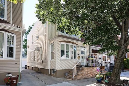 7333 71st Pl, Glendale, NY, 11385-7128 | Card Image