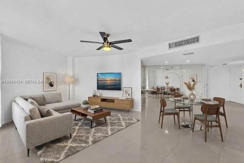 315-20400 W Country Club Dr, Aventura, FL, 33180-1677 | Card Image