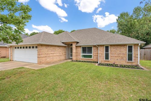 3302 Lexington Dr, Tyler, TX, 75701-6636 | Card Image