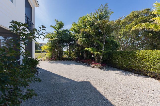 261-W-Seaview-Drive-side-yard | Image 29