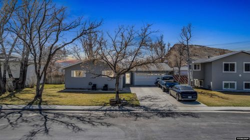 185 Cedar St, Green River, WY, 82935-4766 | Card Image