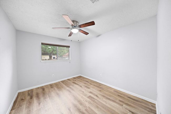 1617 Pecan Hollow St, House other with 4 bedrooms, 2 bathrooms and 2 parking in Pearland TX | Image 6