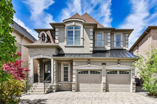 82 Heritage Estates Rd, Maple, ON, L6A3V5 | Card Image