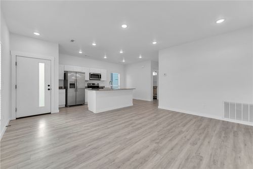 960 Illinois Ave, Bentonville, AR, 72713-4076 | Card Image