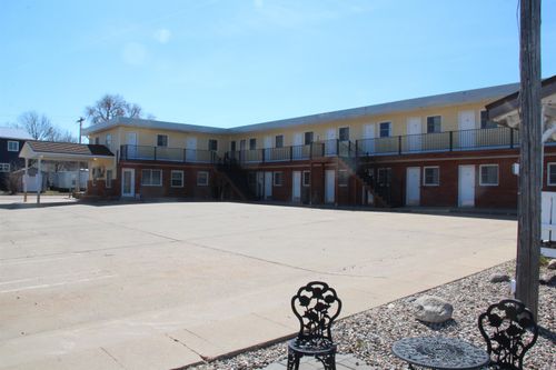 115 N River St, Chamberlain, SD, 57325-1245 | Card Image