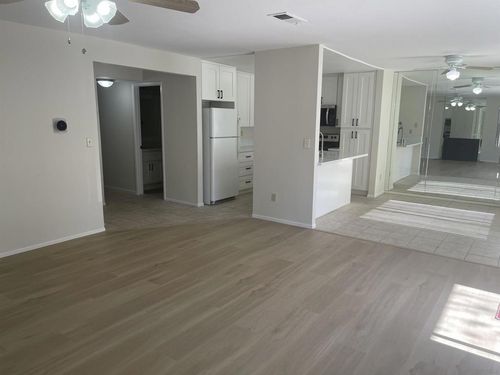 1803-450 W Vermont Ave, Escondido, CA, 92025-6512 | Card Image
