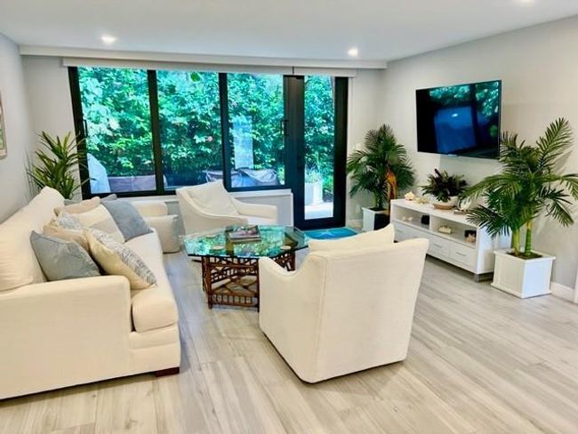 Living Area | Image 6