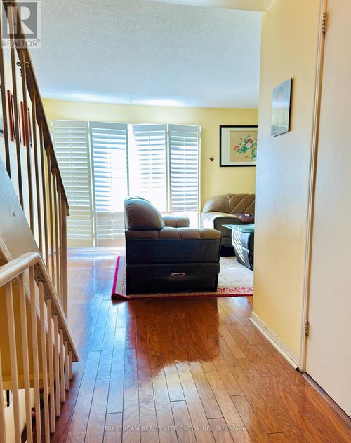 39 - 653 Village Parkway, Markham (Unionville), ON, L3R2R2 | Card Image