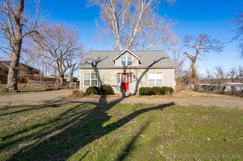 112 W First St, Coyle, OK, 73027-9720 | Card Image