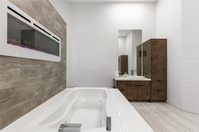 15500 Sw 34 Th Ct, House other with 5 bedrooms, 4 bathrooms and null parking in Davie FL | Image 25