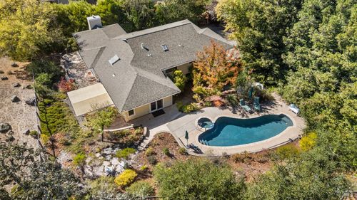 4702 Hillsboro Cir, Santa Rosa, CA, 95405 | Card Image